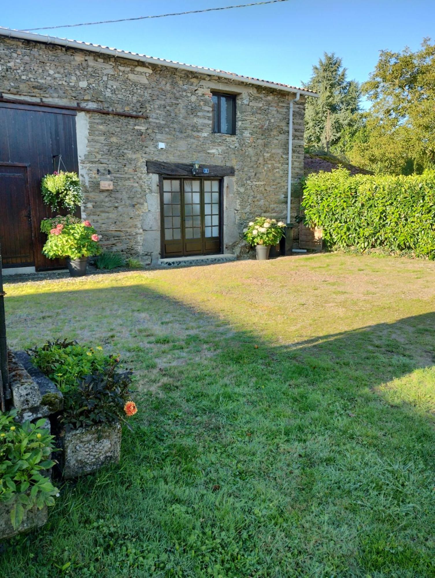 Les Poiriers Villa Saint-Pierre-du-Chemin Bagian luar foto
